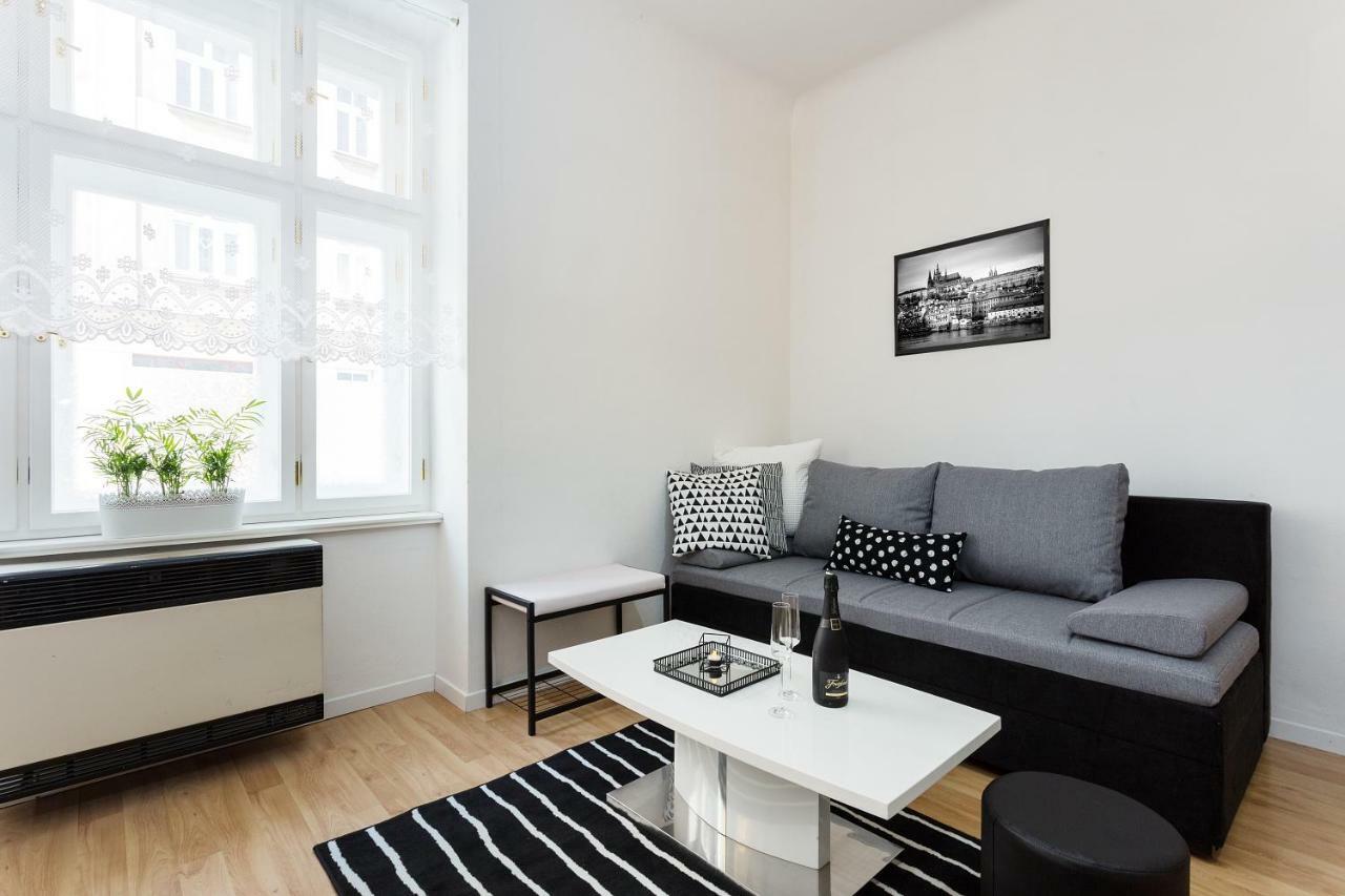 Stylish Apartment On Riverside Prag Dış mekan fotoğraf