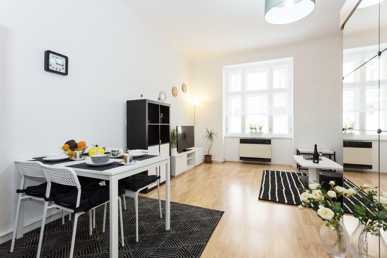 Stylish Apartment On Riverside Prag Dış mekan fotoğraf