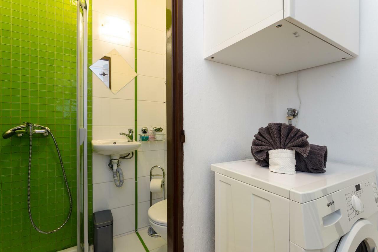 Stylish Apartment On Riverside Prag Dış mekan fotoğraf