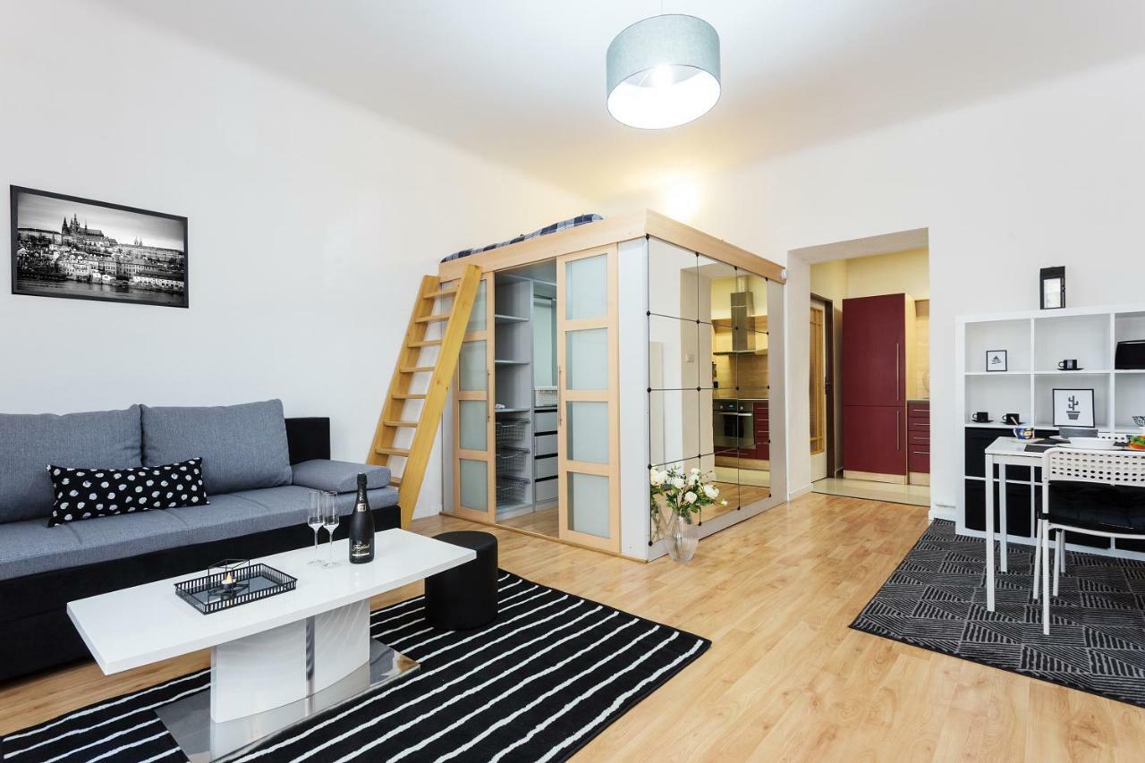 Stylish Apartment On Riverside Prag Dış mekan fotoğraf